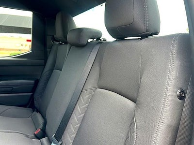 2025 Toyota Tacoma 2WD 2WD SR Double Cab 5' Bed AT (GS)