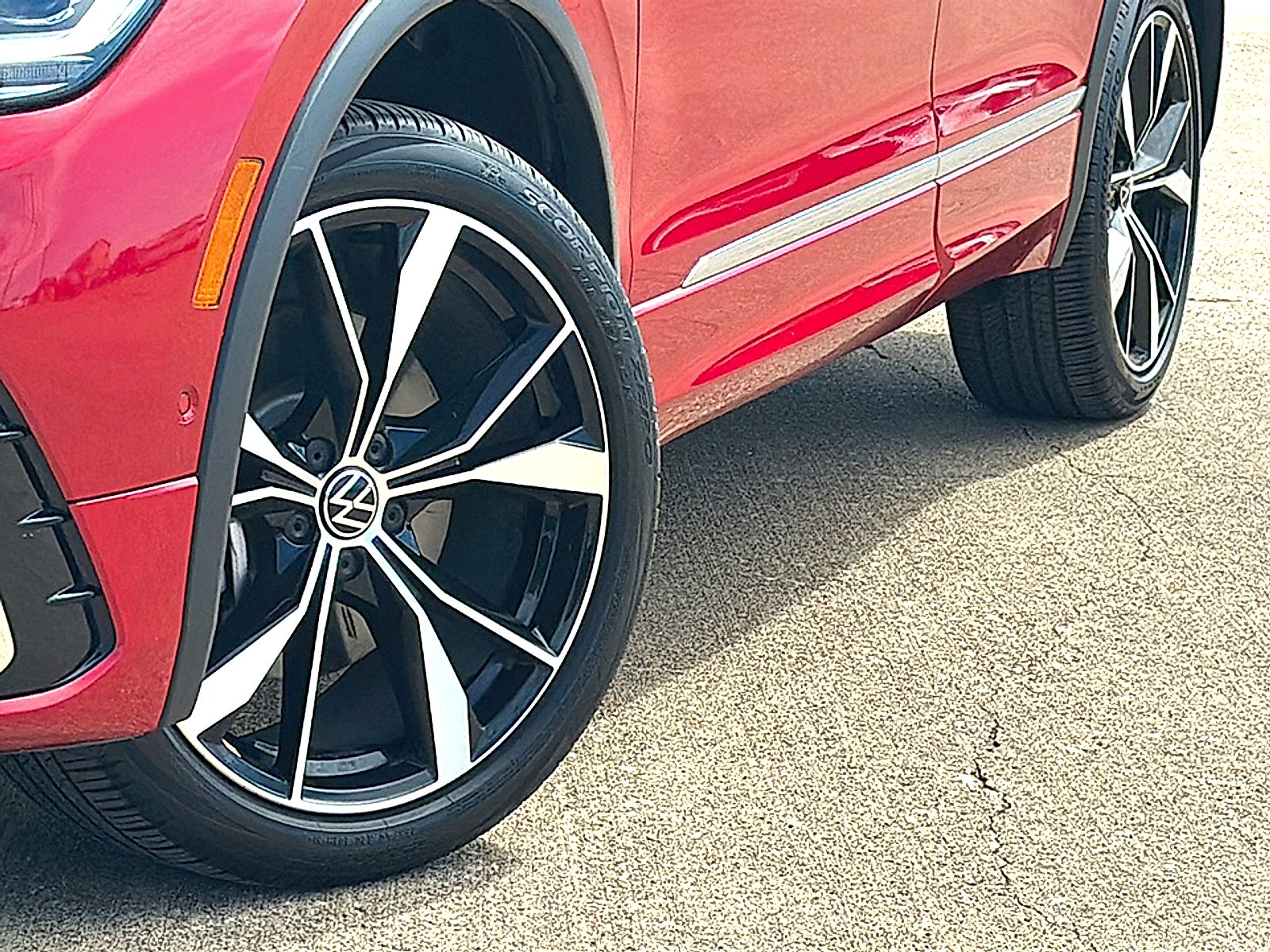2024 Volkswagen Tiguan 2.0T SEL R-Line