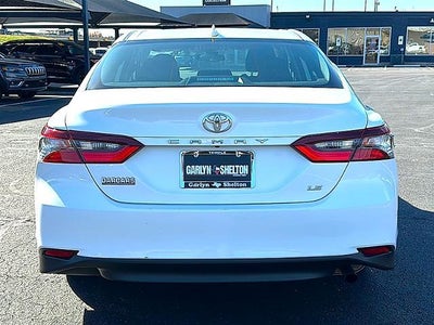2024 Toyota Camry LE Auto (SE)
