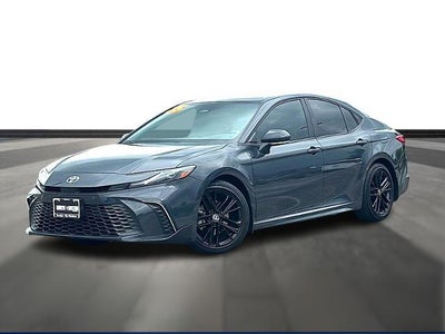 2025 Toyota Camry LE (SE)