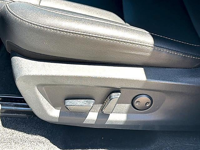 2025 Nissan Murano AWD SV