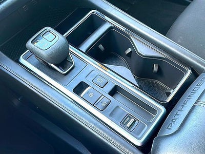 2024 Nissan Pathfinder SV 2WD