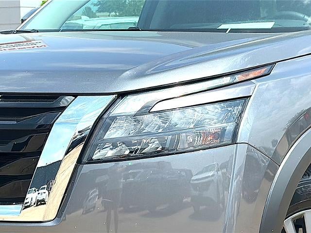 2025 Nissan Pathfinder SV 2WD