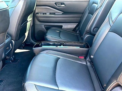 2024 Nissan Pathfinder SL 2WD