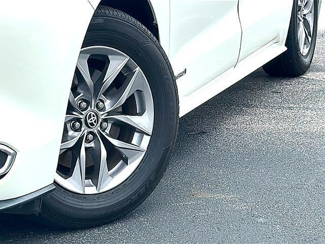 2021 Toyota Sienna XLE FWD 8-Passenger (Natl)