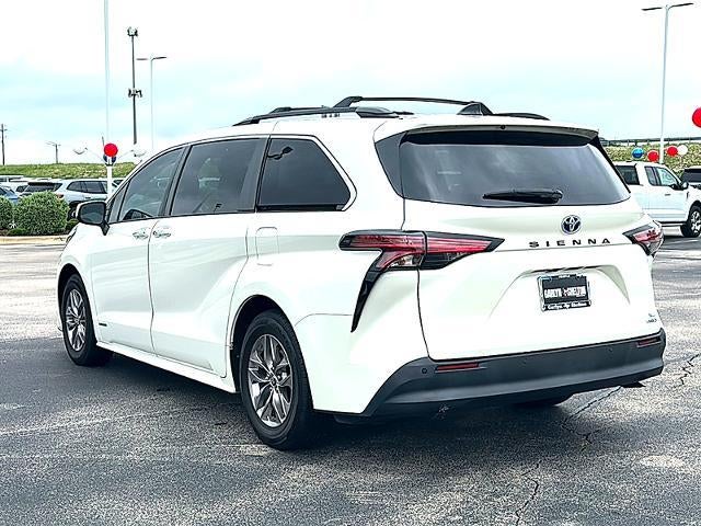 2021 Toyota Sienna XLE FWD 8-Passenger (Natl)