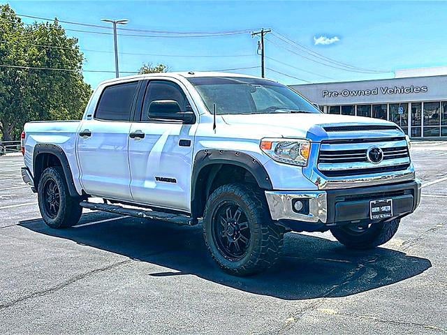 2017 Toyota Tundra 2WD 2WD SR5 CrewMax 5.5' Bed 5.7L FFV (SE)