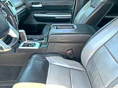 2017 Toyota Tundra 2WD 2WD SR5 CrewMax 5.5' Bed 5.7L FFV (SE)