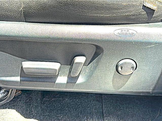 2017 Toyota Tundra 2WD 2WD SR5 CrewMax 5.5' Bed 5.7L FFV (SE)