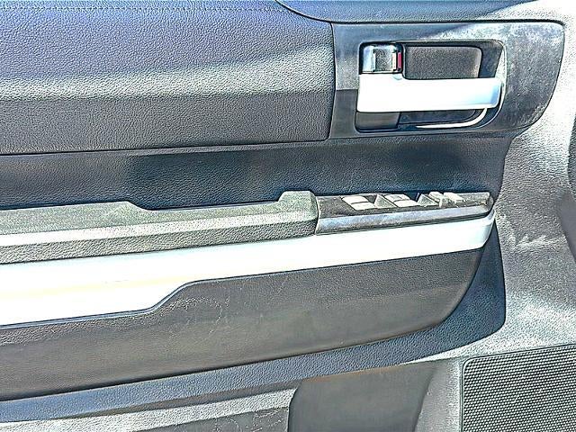 2017 Toyota Tundra 2WD 2WD SR5 CrewMax 5.5' Bed 5.7L FFV (SE)