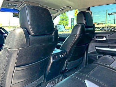 2017 Toyota Tundra 2WD 2WD SR5 CrewMax 5.5' Bed 5.7L FFV (SE)
