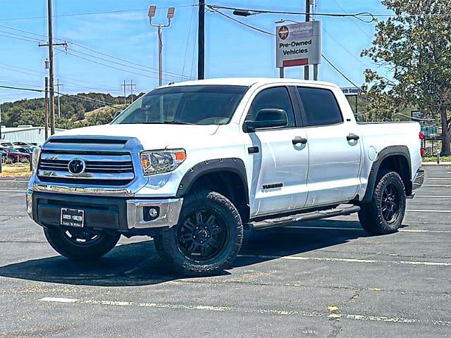 2017 Toyota Tundra 2WD 2WD SR5 CrewMax 5.5' Bed 5.7L FFV (SE)