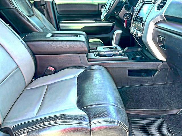2017 Toyota Tundra 2WD 2WD SR5 CrewMax 5.5' Bed 5.7L FFV (SE)