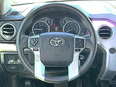 2017 Toyota Tundra 2WD 2WD SR5 CrewMax 5.5' Bed 5.7L FFV (SE)