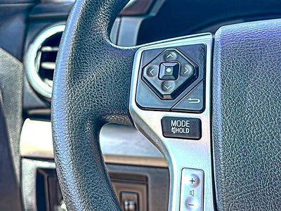 2017 Toyota Tundra 2WD 2WD SR5 CrewMax 5.5' Bed 5.7L FFV (SE)