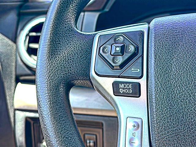 2017 Toyota Tundra 2WD 2WD SR5 CrewMax 5.5' Bed 5.7L FFV (SE)