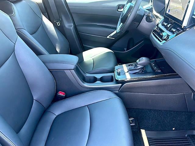 2026 Toyota Corolla Cross XLE 4WD (Natl)