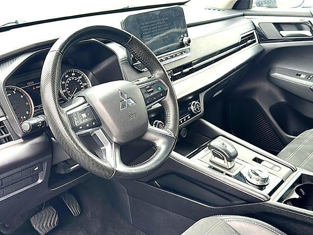 2024 Mitsubishi Outlander SE FWD