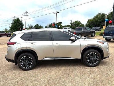 2025 Nissan Rogue AWD Platinum