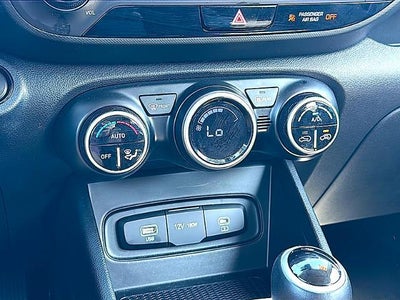 2025 Hyundai VENUE SEL IVT