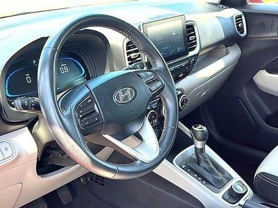 2025 Hyundai VENUE SEL IVT