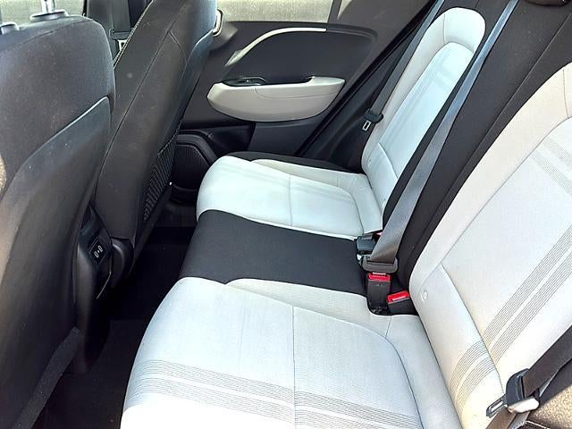 2025 Hyundai VENUE SEL IVT