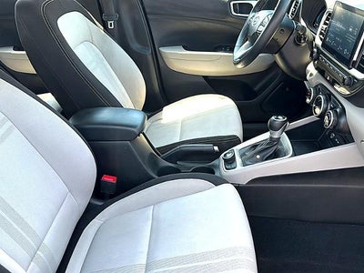 2025 Hyundai VENUE SEL IVT