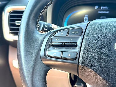 2025 Hyundai VENUE SEL IVT