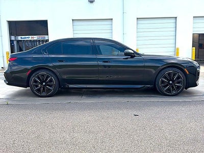 2023 BMW 760i xDrive Sedan