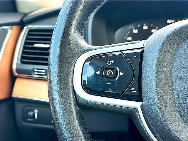 2022 Volvo XC90 T5 FWD Momentum 7P