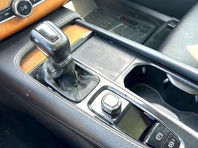 2022 Volvo XC90 T5 FWD Momentum 7P