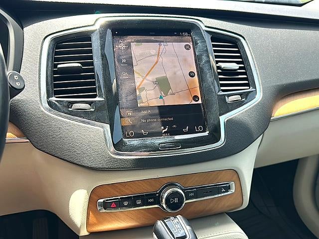 2022 Volvo XC90 T6 AWD Momentum 6P