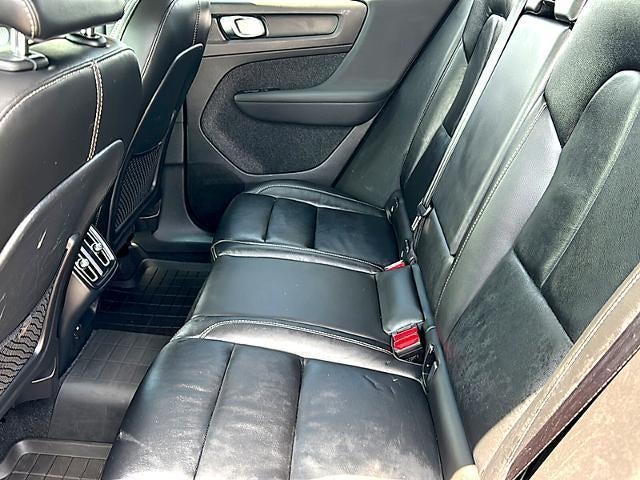 2023 Volvo XC40 B5 AWD Core