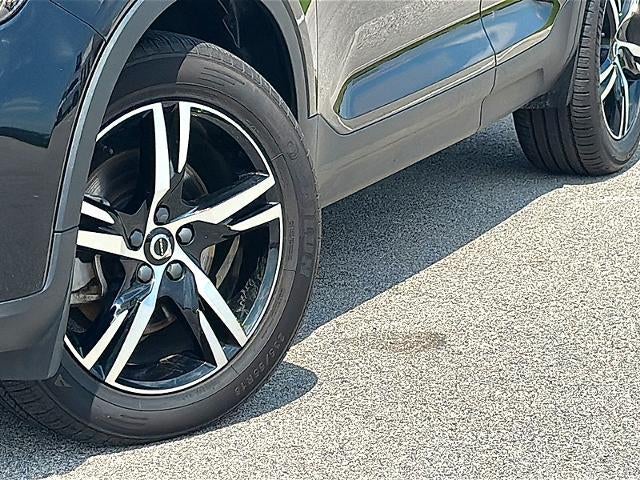 2023 Volvo XC40 B5 AWD Core