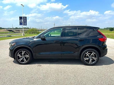 2023 Volvo XC40 B5 AWD Core