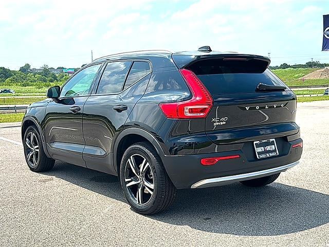 2023 Volvo XC40 B5 AWD Core