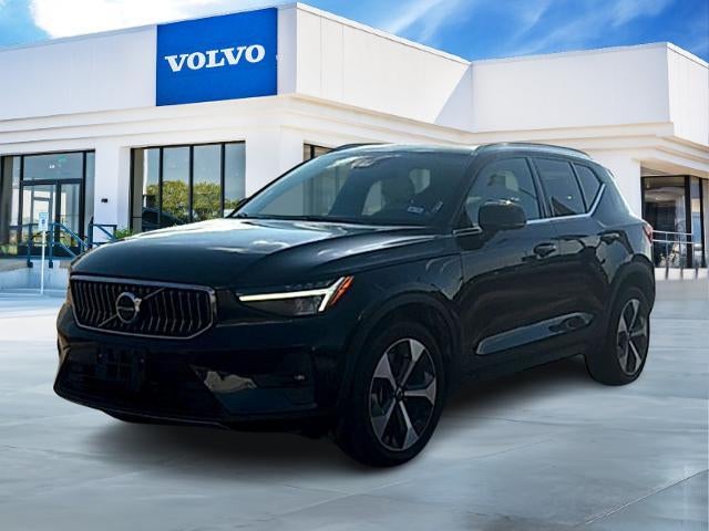 2023 Volvo XC40 B5 AWD Plus Bright Theme