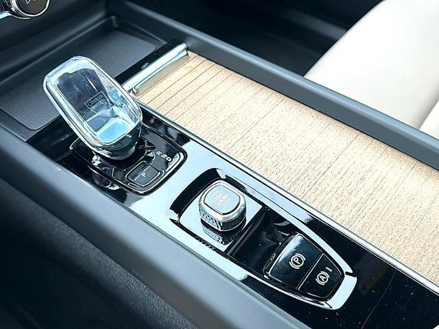 2026 Volvo XC60 B5 AWD Plus