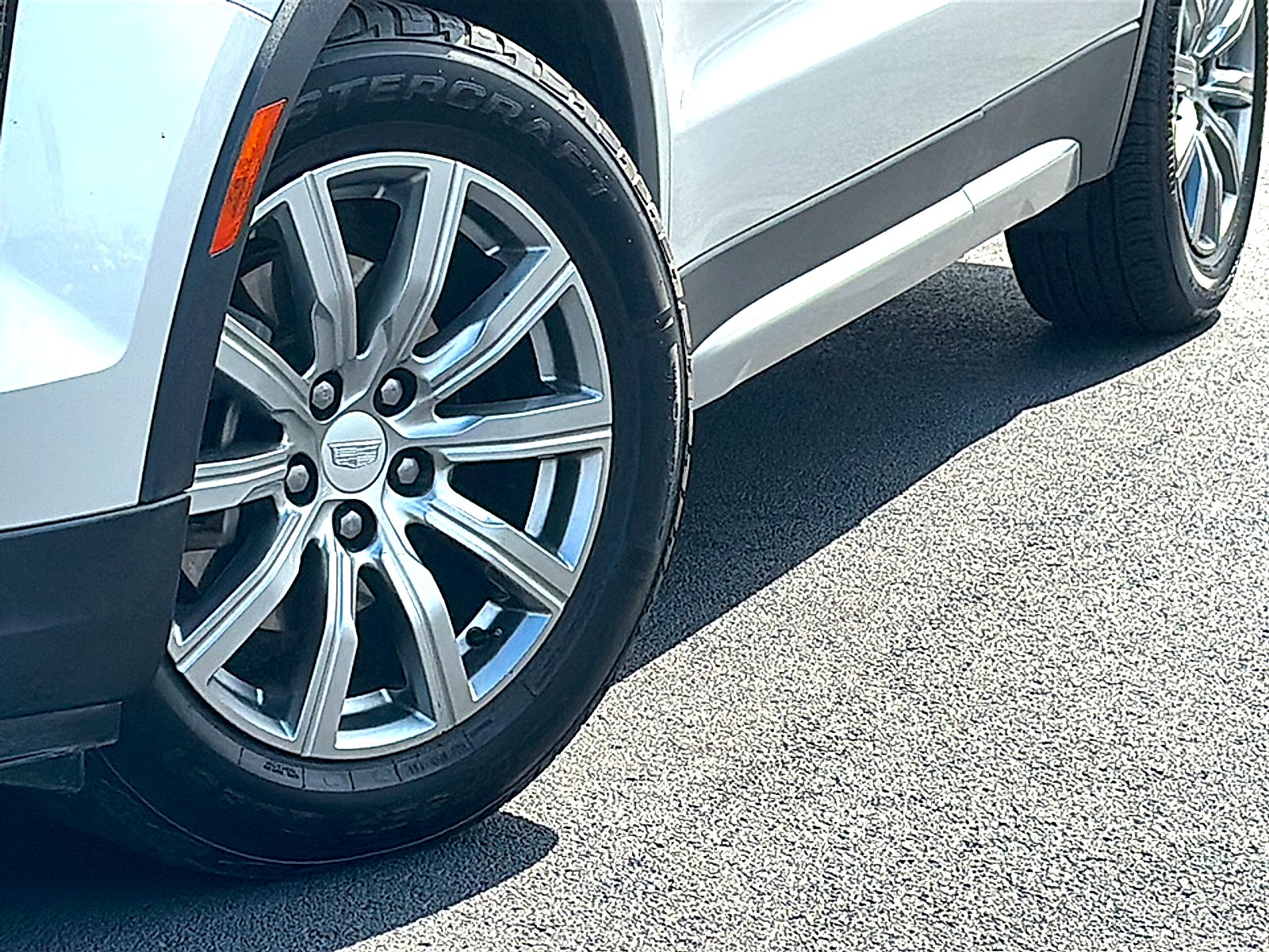 2020 Cadillac XT4 FWD Premium Luxury