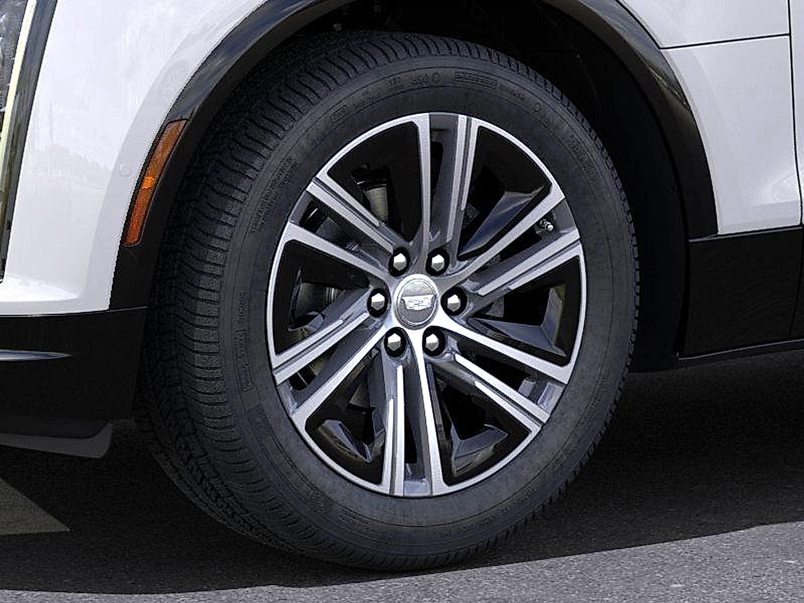 2025 Cadillac LYRIQ Luxury 1