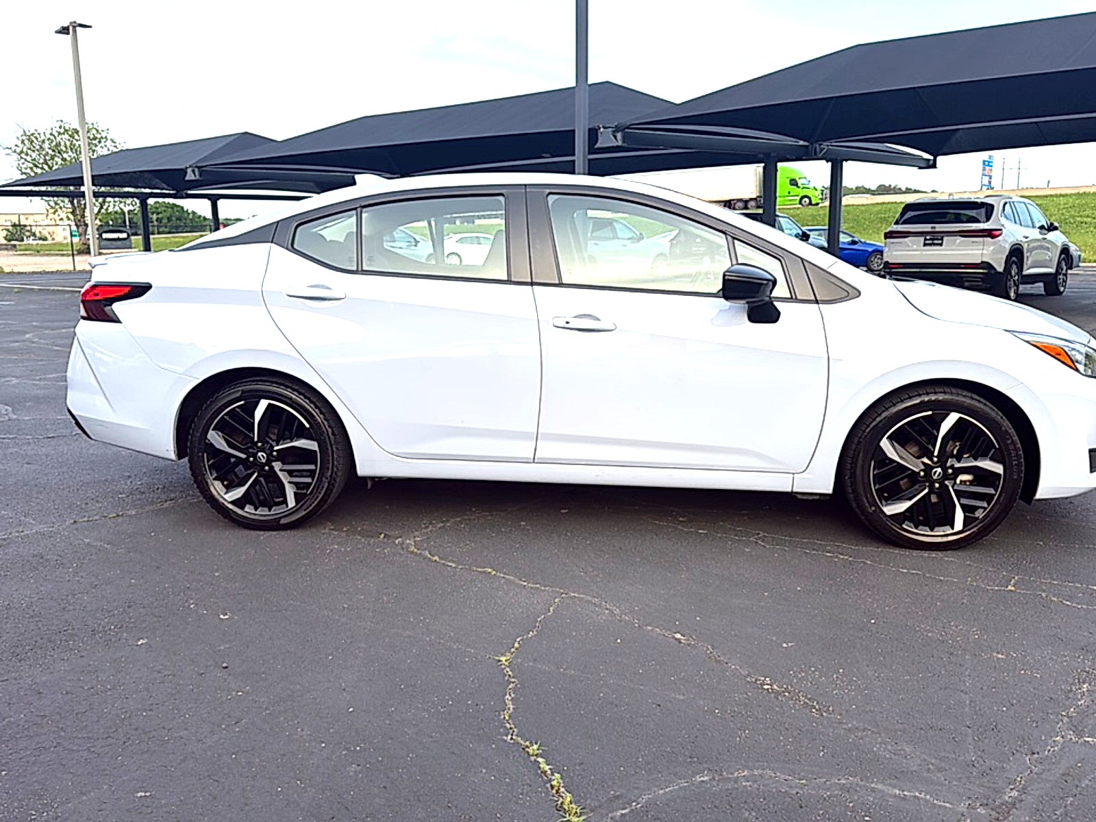2024 Nissan VERSA SR