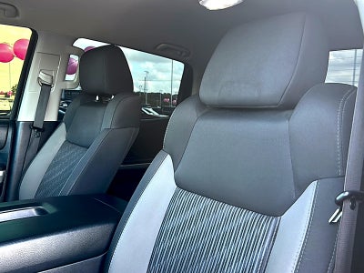 2017 Toyota Tundra SR5 5.7L V8