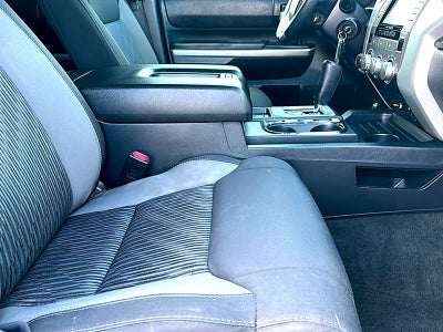 2017 Toyota Tundra SR5 5.7L V8