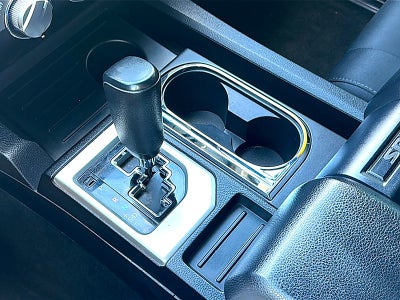 2017 Toyota Tundra SR5 5.7L V8