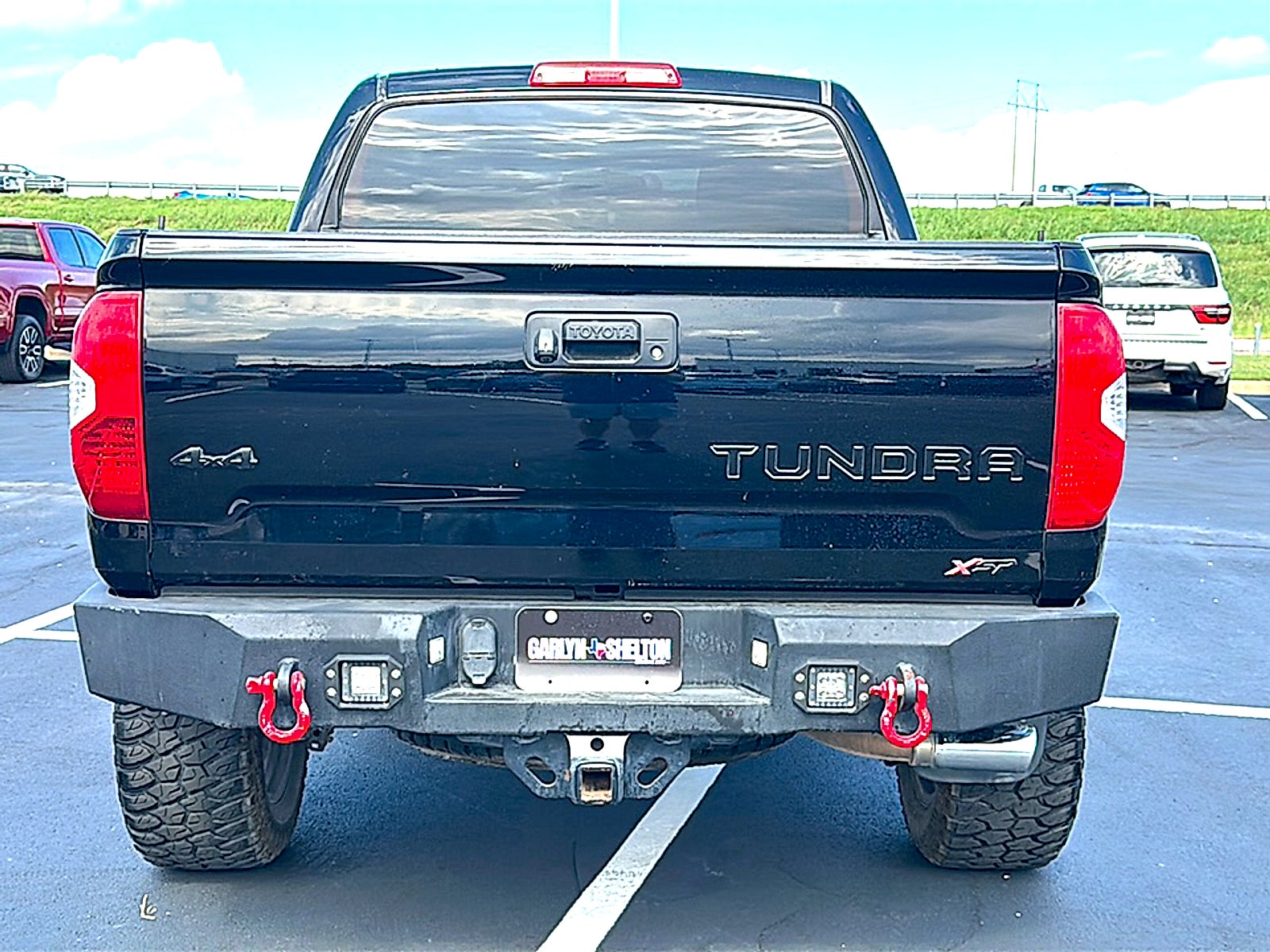 2017 Toyota Tundra SR5 5.7L V8
