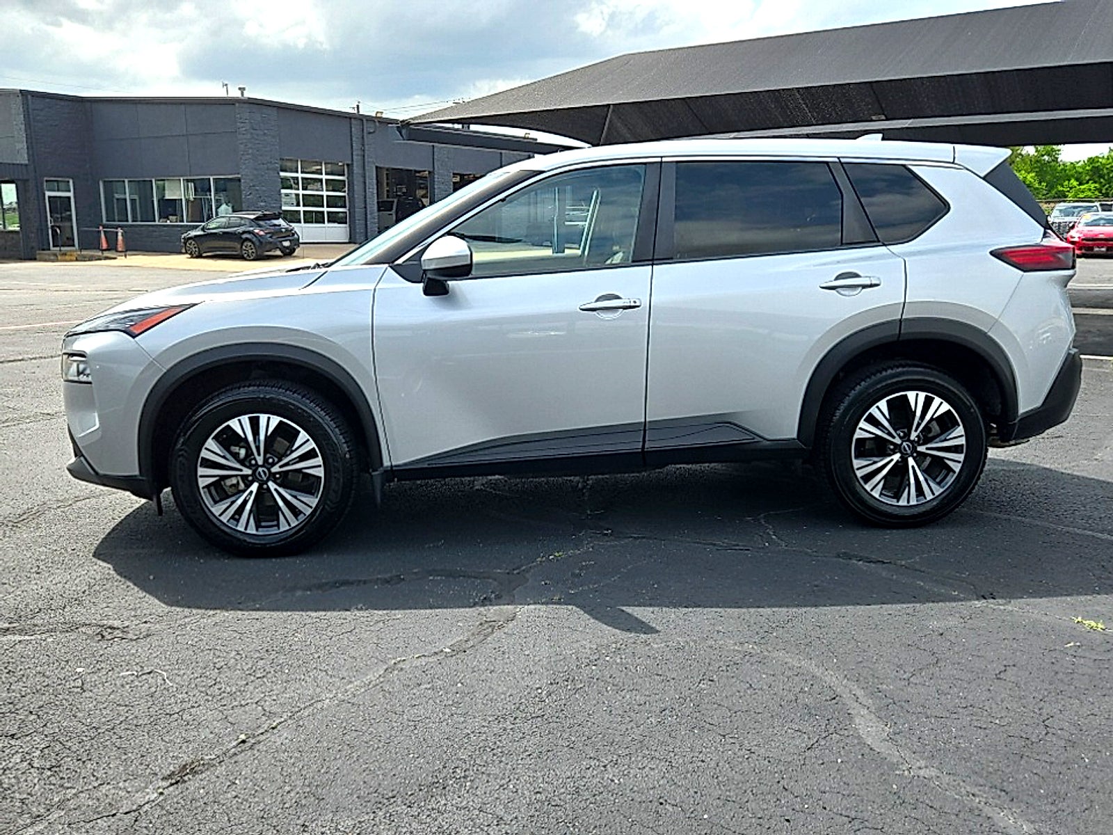 2023 Nissan Rogue SV FWD