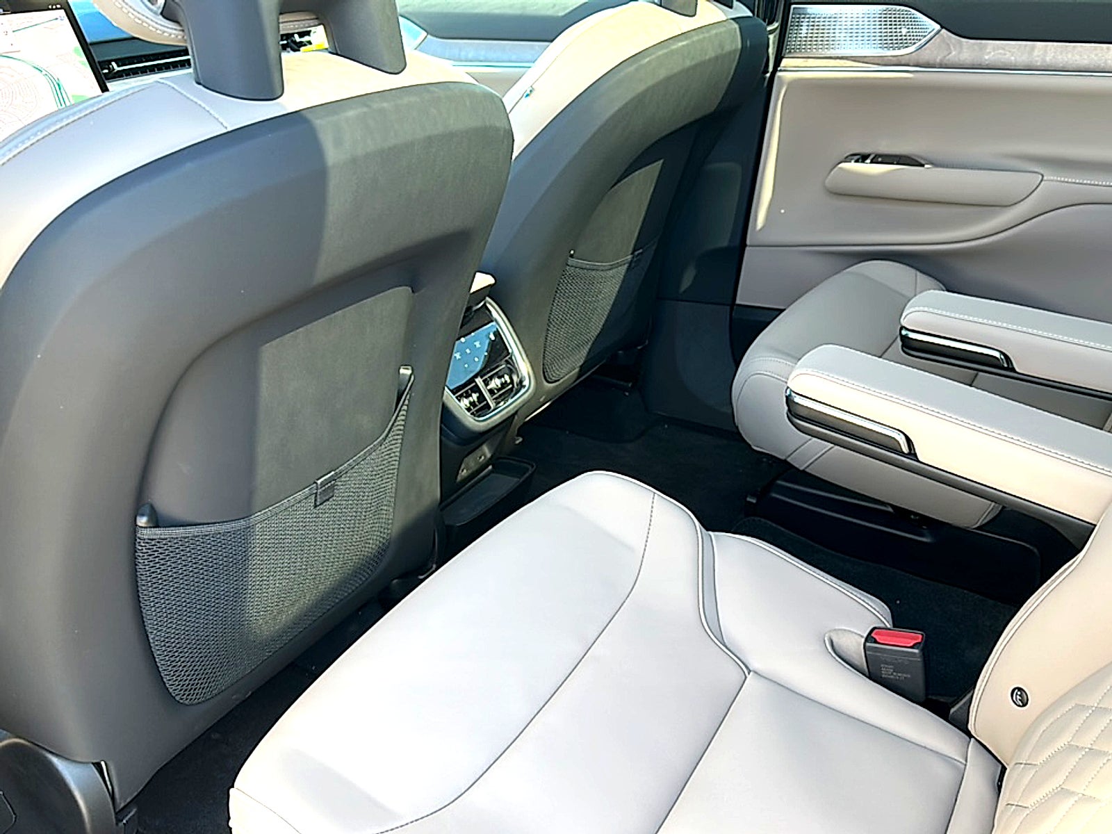 2025 Volvo EX90 Twin Motor Performance Ultra 6-Seater