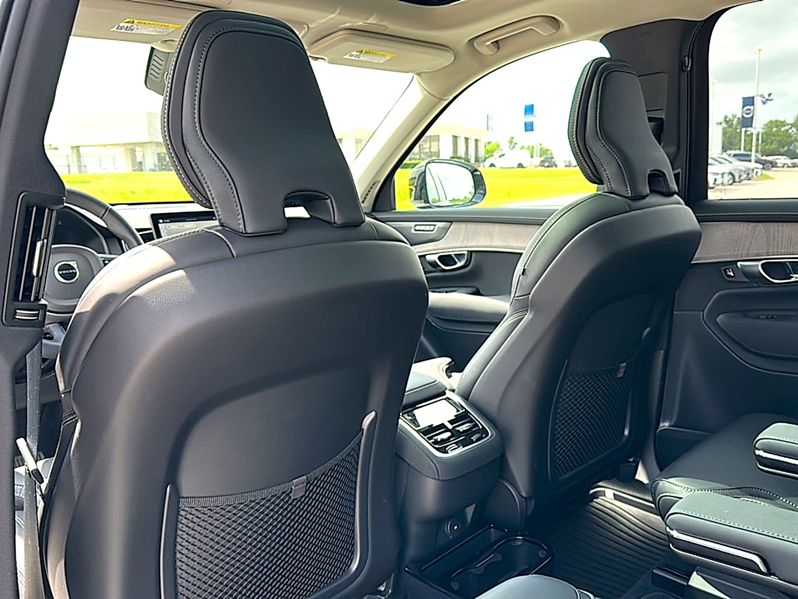 2026 Volvo XC90 B6 Ultra Dark Theme 6-Seater