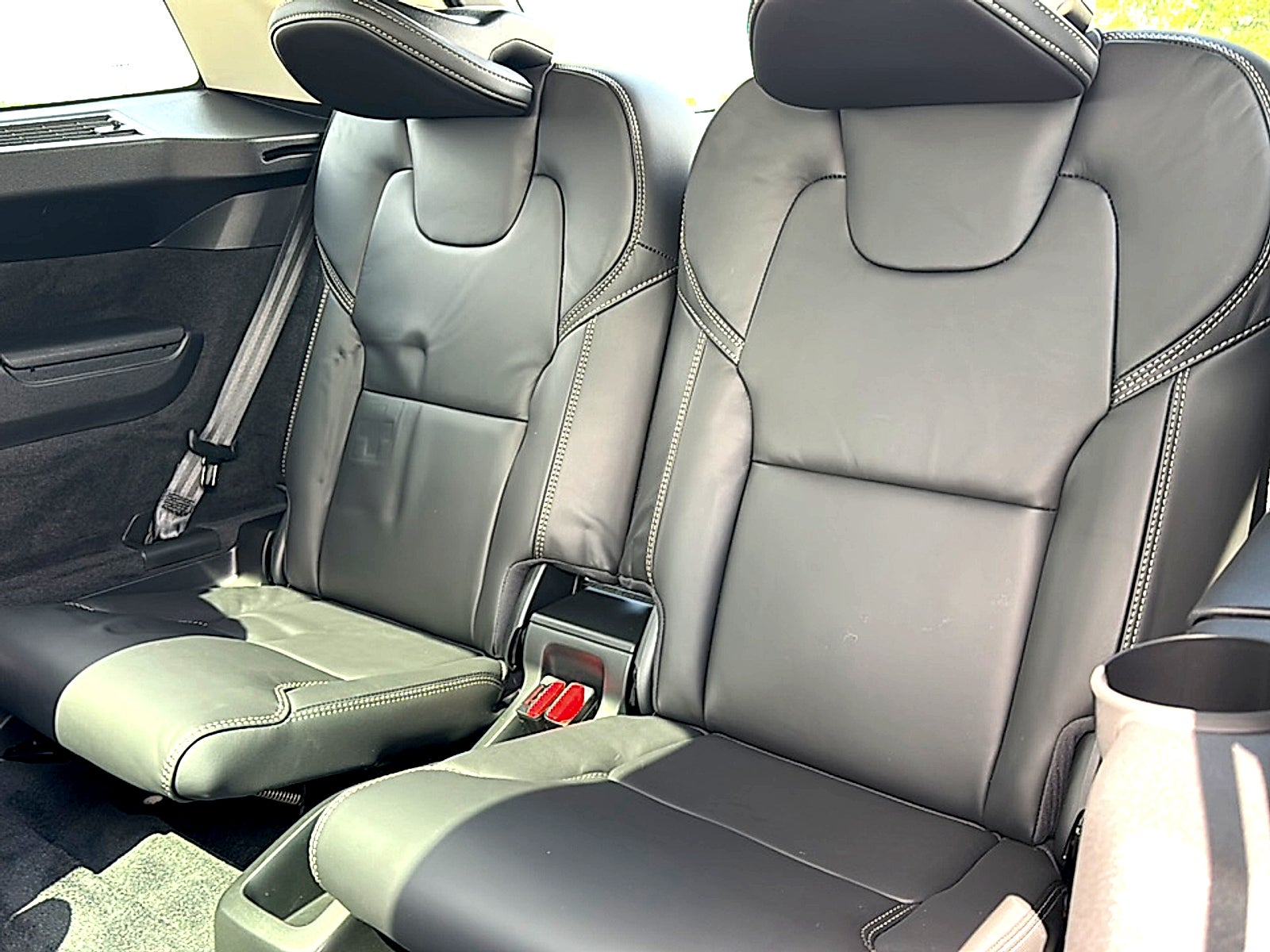 2026 Volvo XC90 B6 Ultra Dark Theme 6-Seater