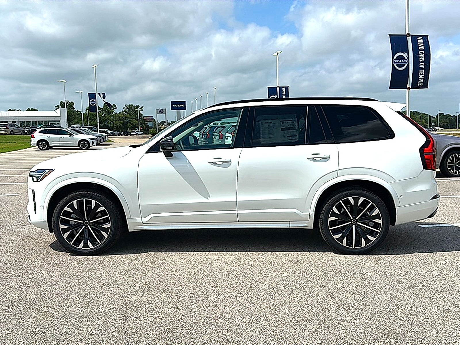 2026 Volvo XC90 B6 Ultra Dark Theme 6-Seater
